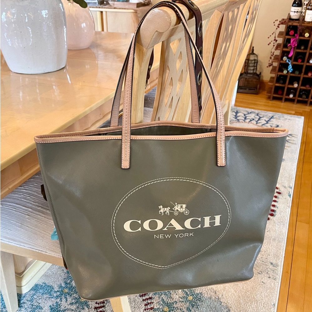 COACH Tote